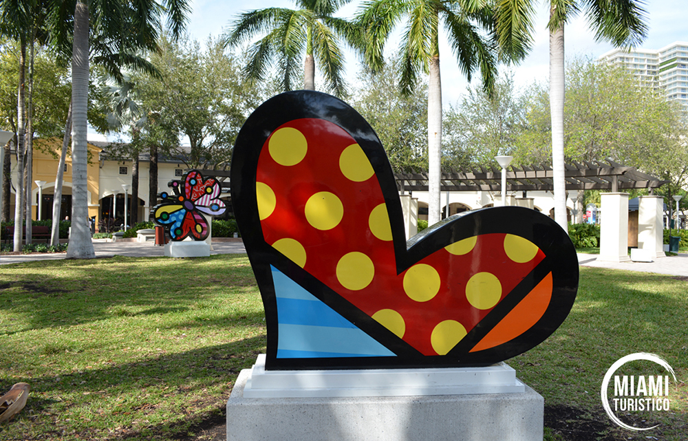Esculturas de Romero Britto en Midwtown Miami